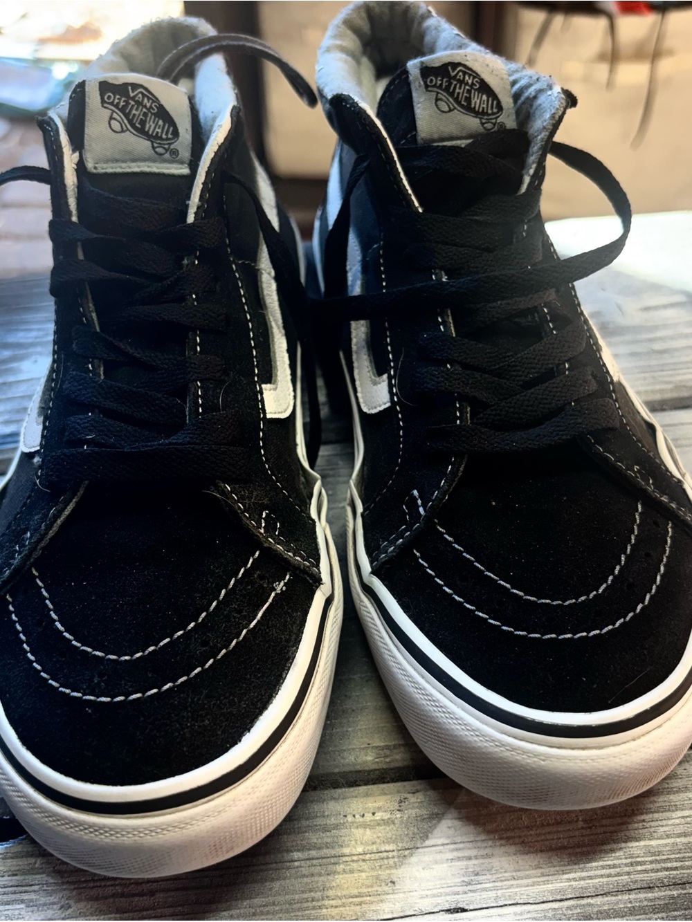 Black Vans Sk8-Hi MTE white stitching and white side stripe, size US Mens 9.5